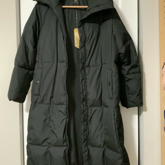JCrew Long belted puffer jacket from their PrimaLoft collection - Picture 2 of 9